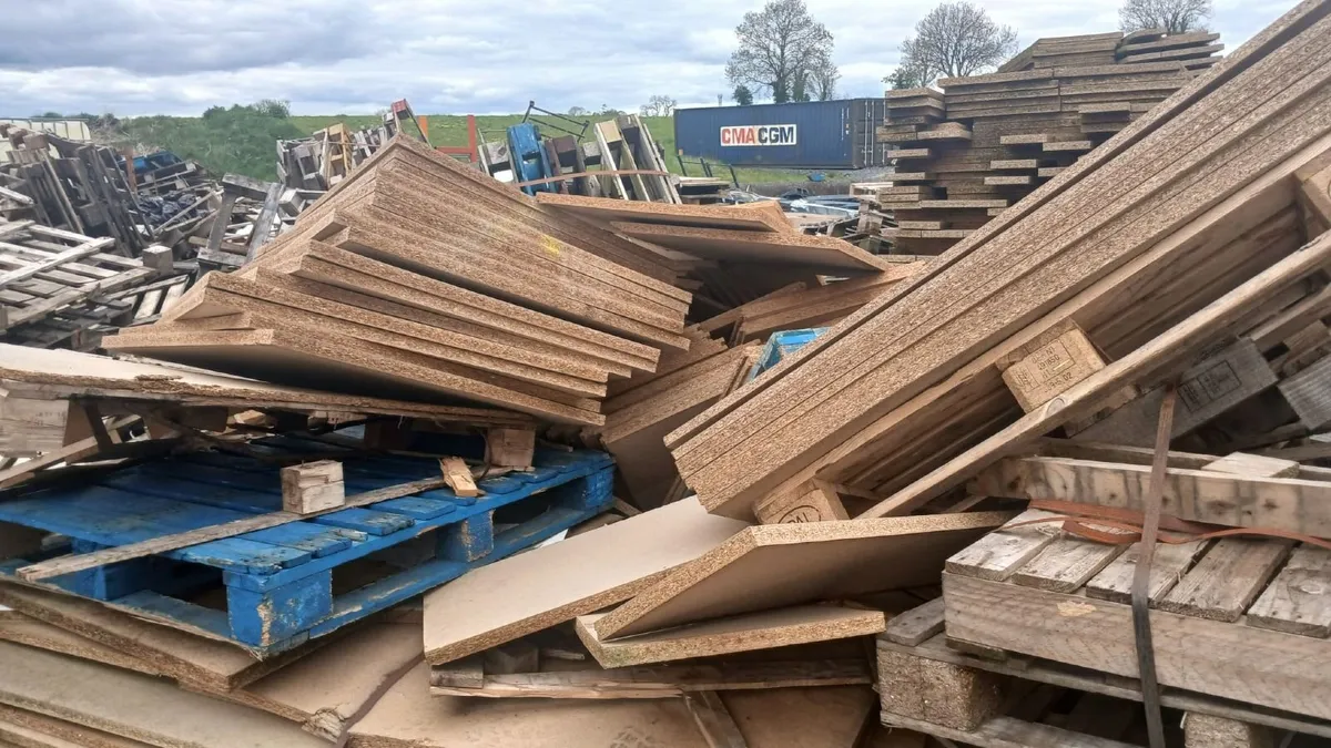 *** FREE WOOD *** - Image 1