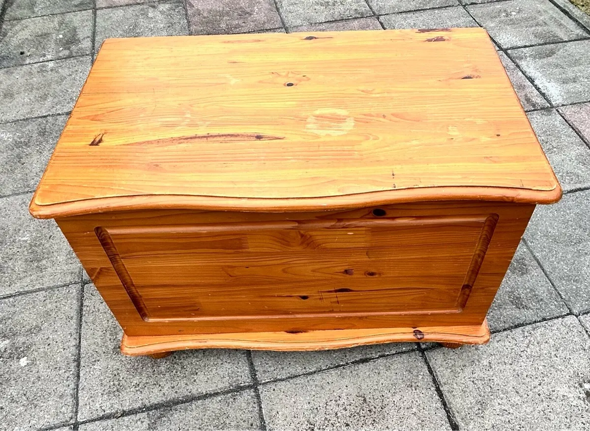 Pine Blanket/toy box - Image 1