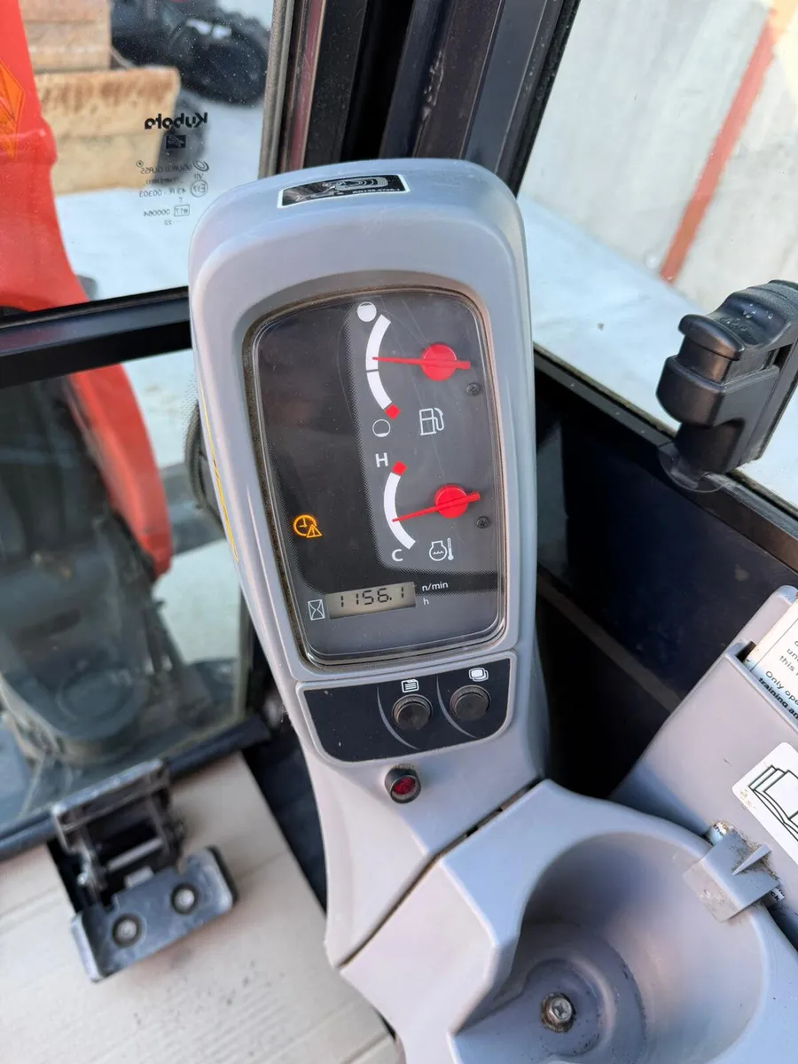 Kubota U27 Mini Excavator  - Low hours - Image 4