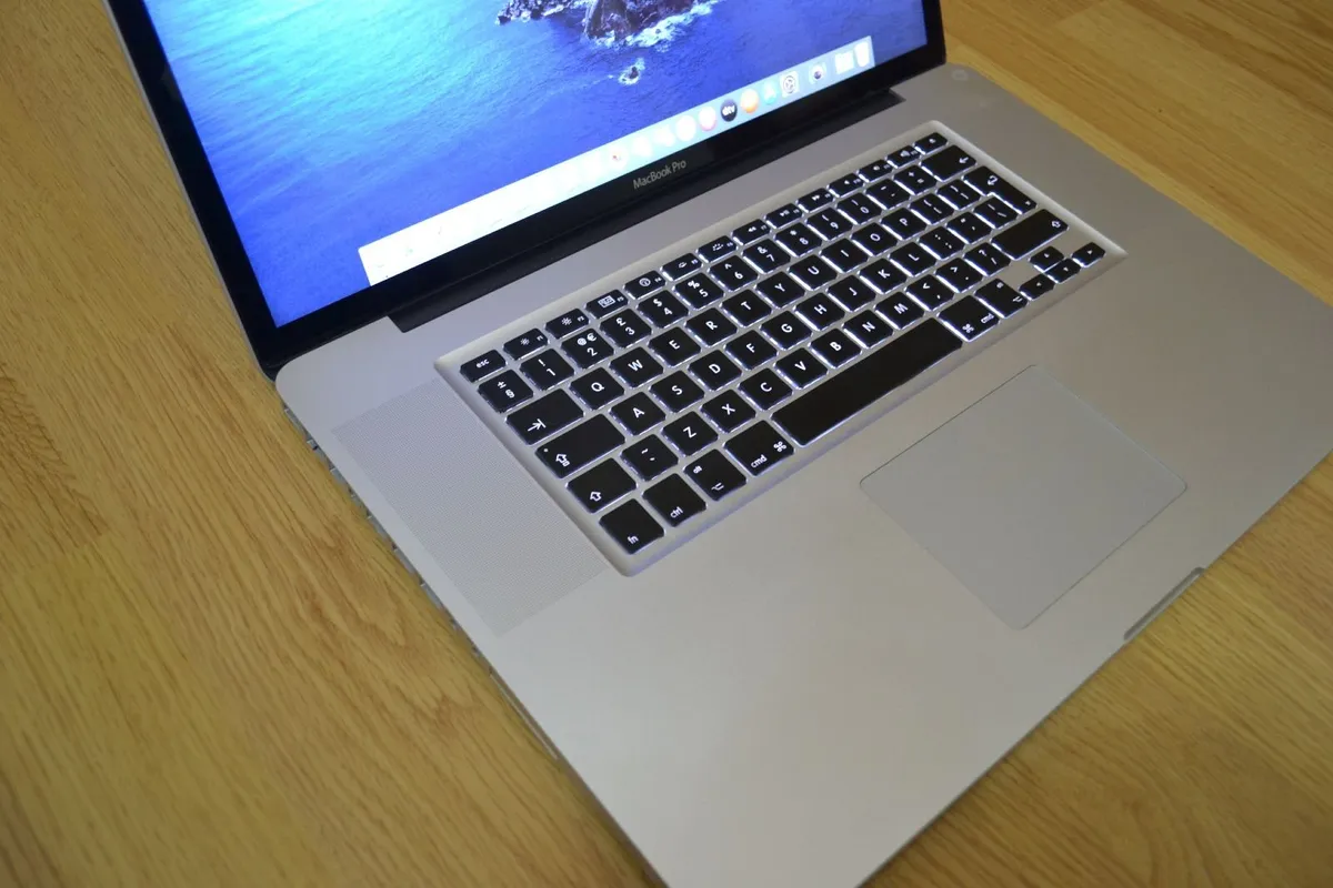 Macbook Pro 15-inch, i7, 8GB Ram + MS Office - Image 3