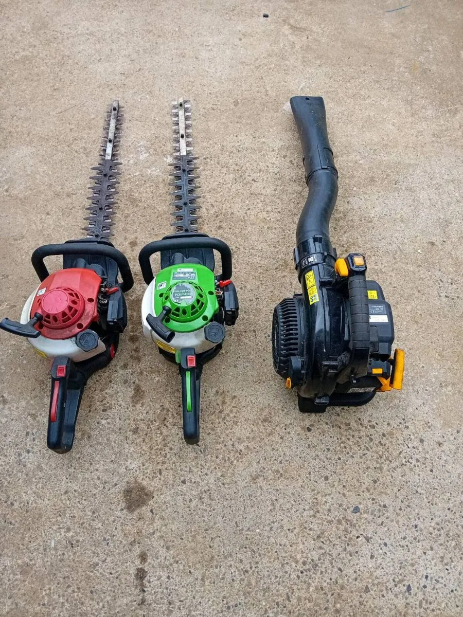 GARDEN EQUIPMENT - Image 3