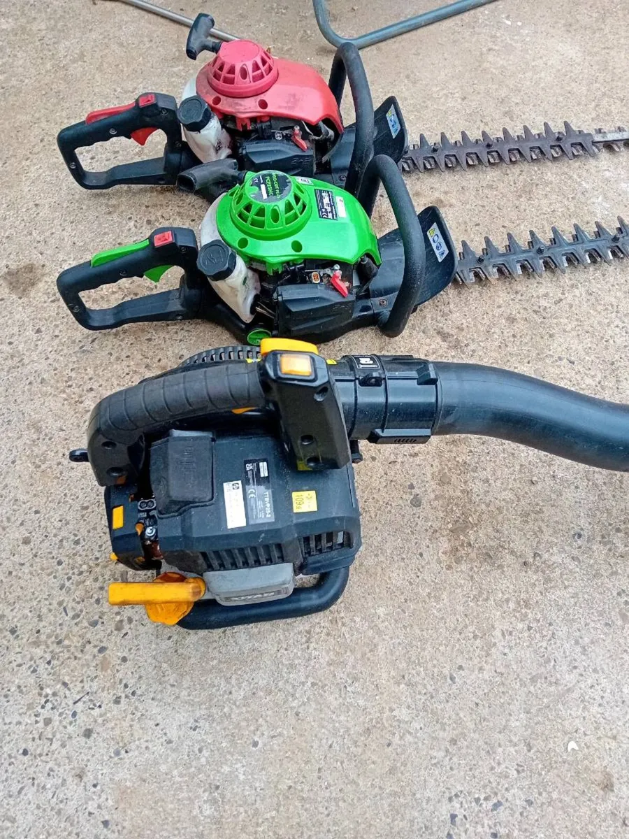 GARDEN EQUIPMENT - Image 2