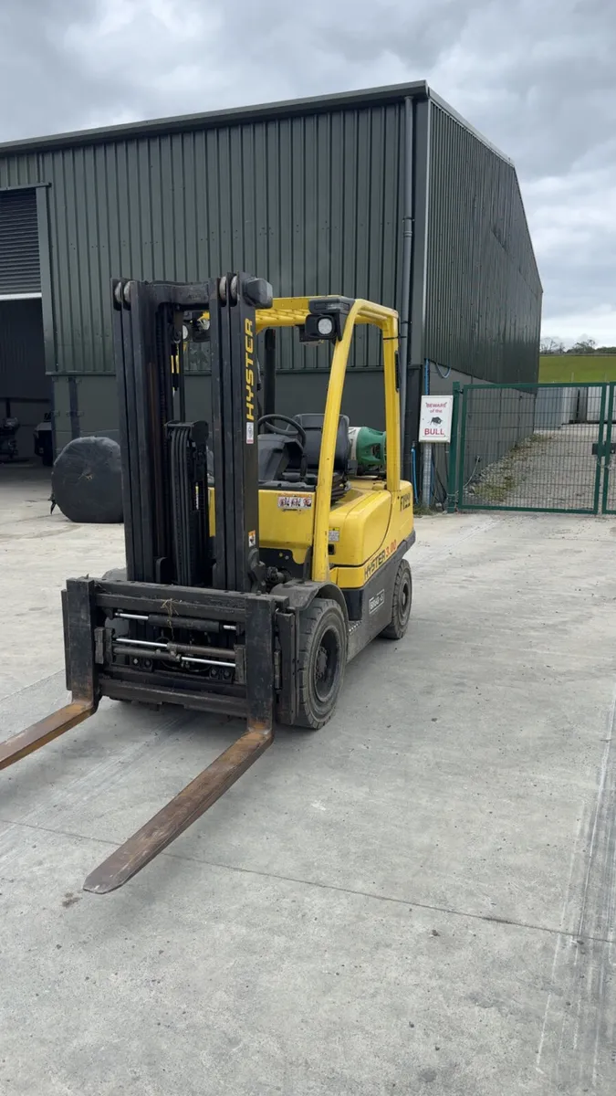 Hyster 3T Forklift - Image 2
