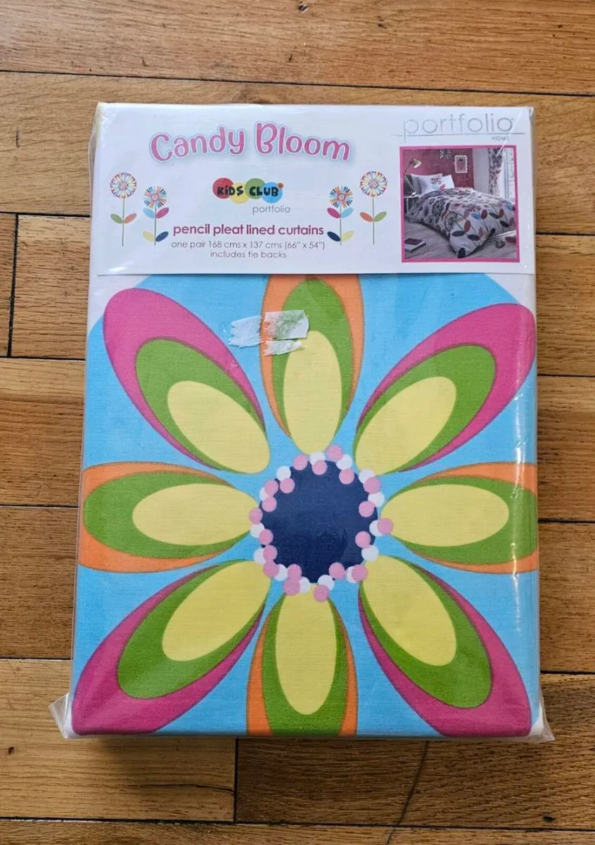 New Kids Pencil Pleat Lined Curtains, Flower Print - Image 4