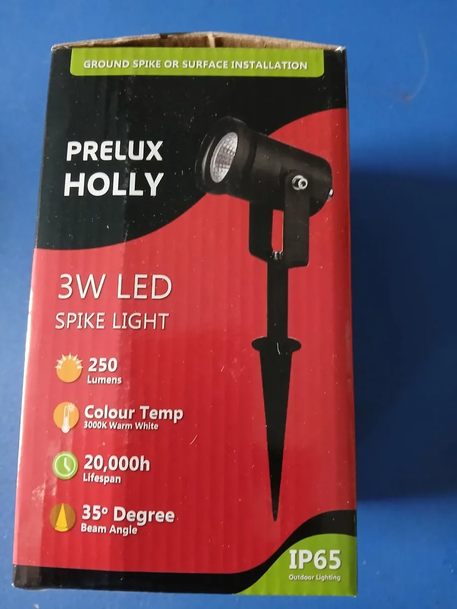 3 x LED GARDEN LIGHT FITTINGS - Image 1