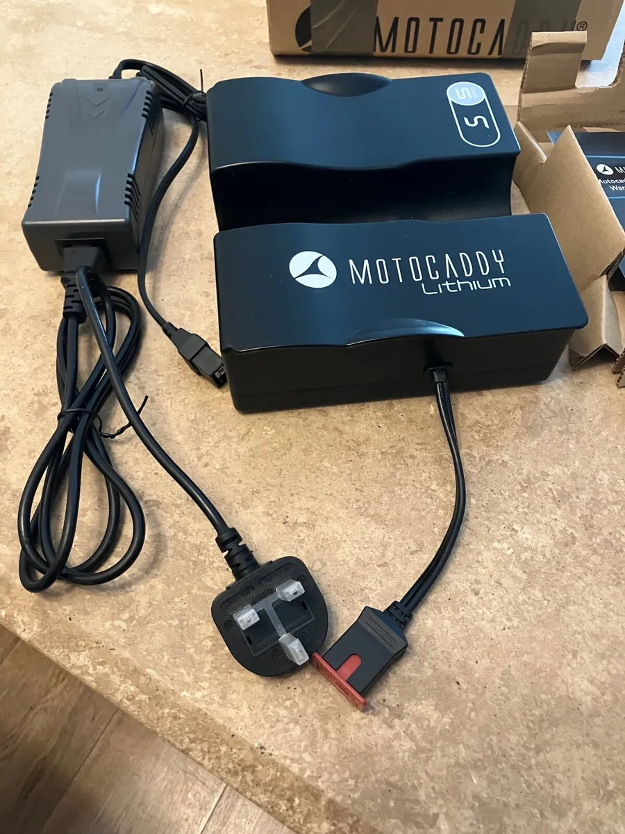 Battery and charger for golf Motocaddy S series - Image 1