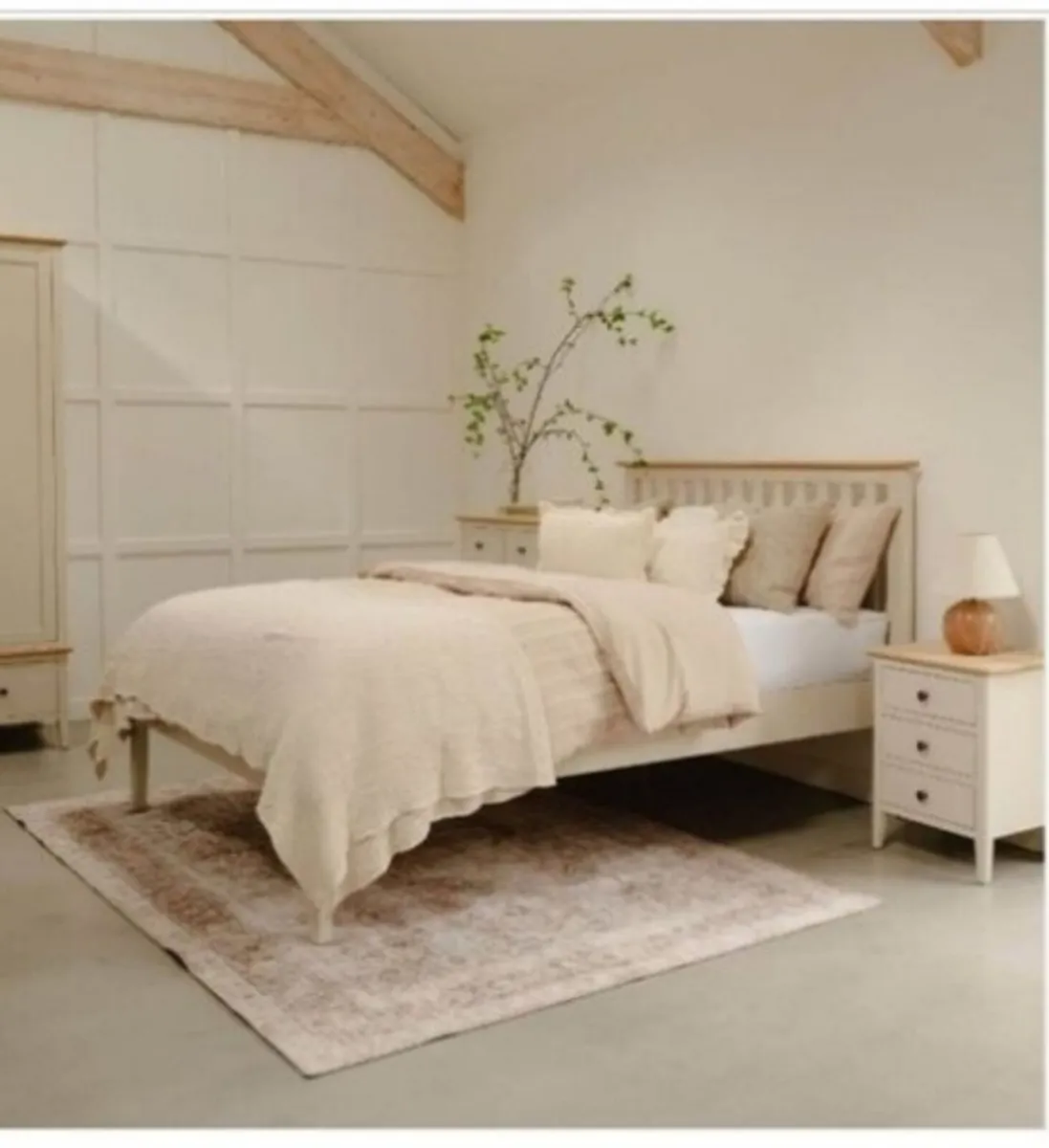 King size bed - Image 3