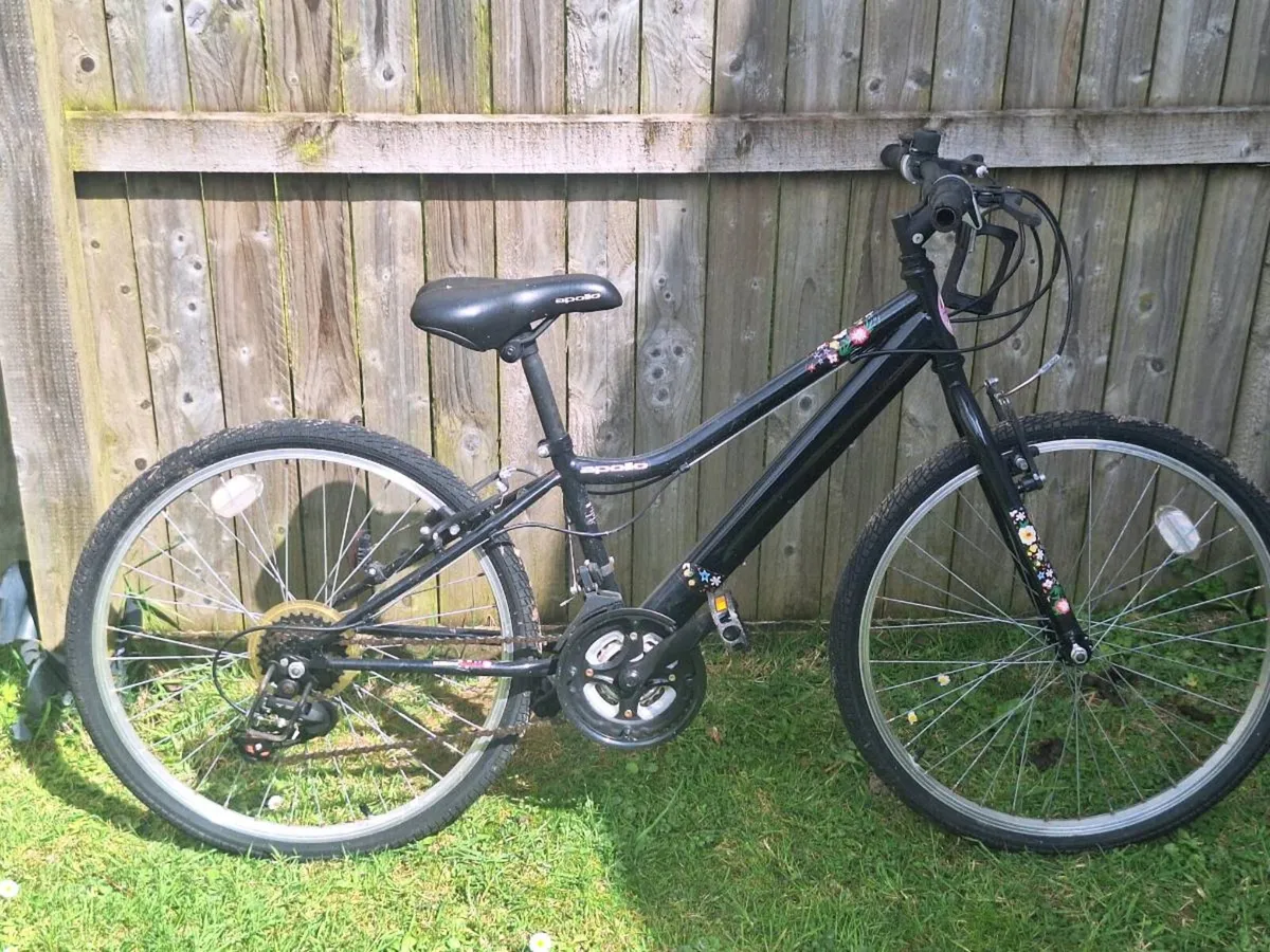 Bike (girls) age 7 - 12 like new