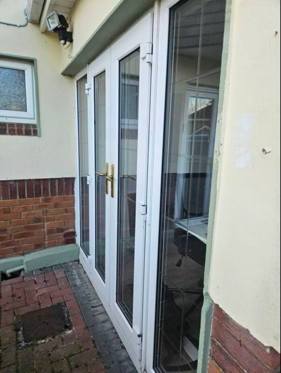 HIGH QUALITY UPVC FRENCH DOUBLE DOORS LIKE NEW - Image 2
