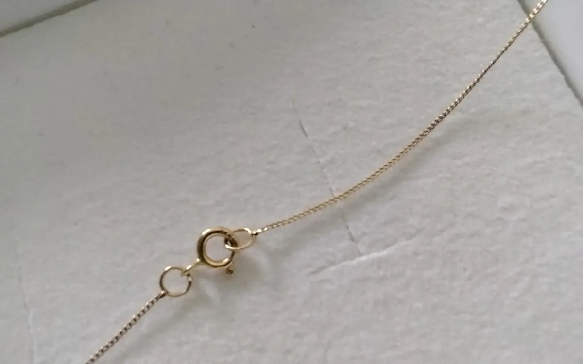 9ct yellow gold small heart locket 16" as new - Image 2