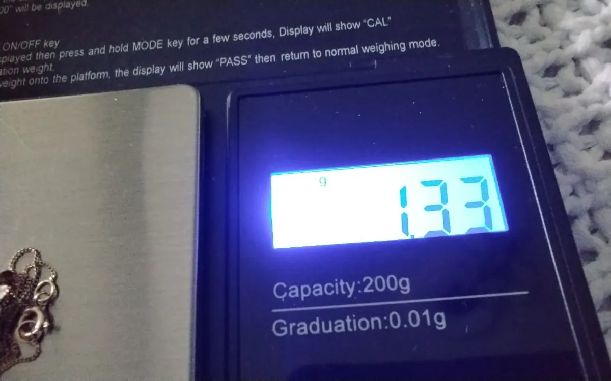 9ct yellow gold small heart locket 16" as new - Image 4