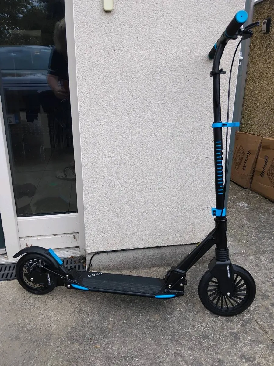 Childs scooter 12 y