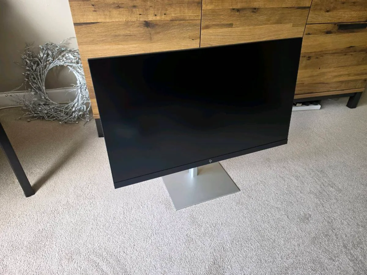 HP - U28 4K Ultra HD 28" IPS LCD Monitor - Black & - Image 2