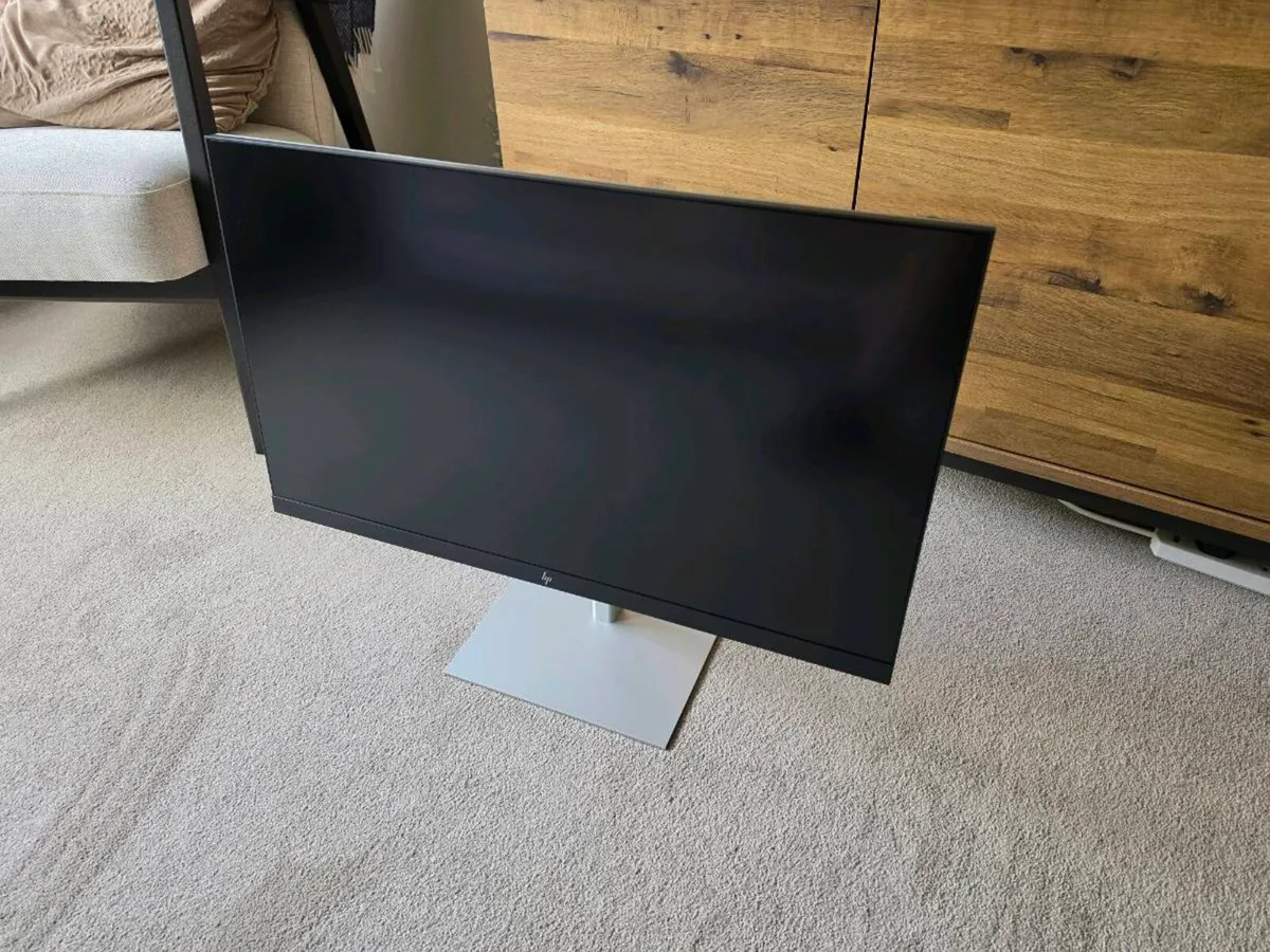 HP - U28 4K Ultra HD 28" IPS LCD Monitor - Black & - Image 3