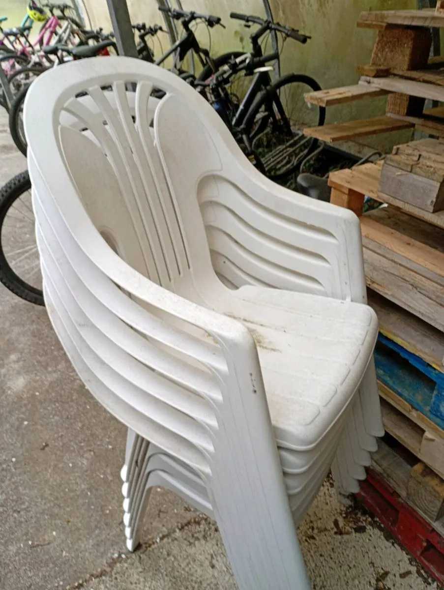 6 Summer Chairs 30 for the 6 - Image 1