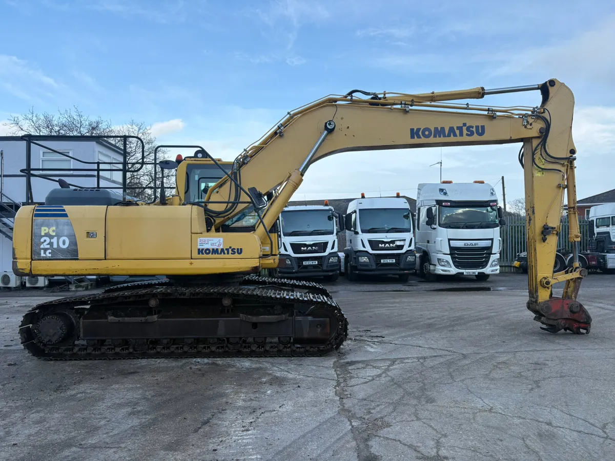 KOMATSU PC210LC - Image 1