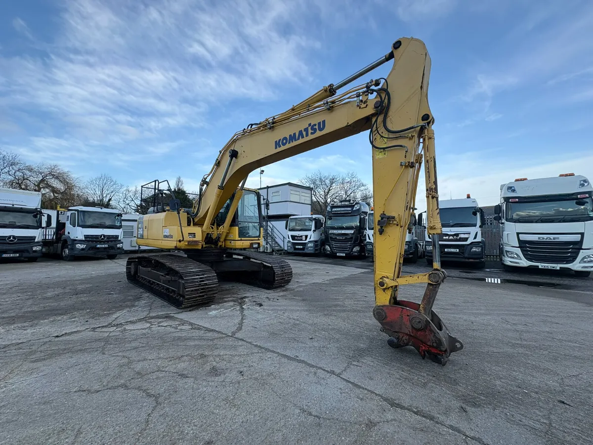 KOMATSU PC210LC - Image 3