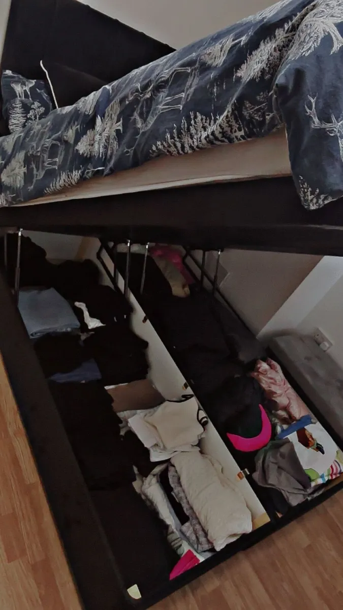 Bed/Bed Frame with storage - Image 2
