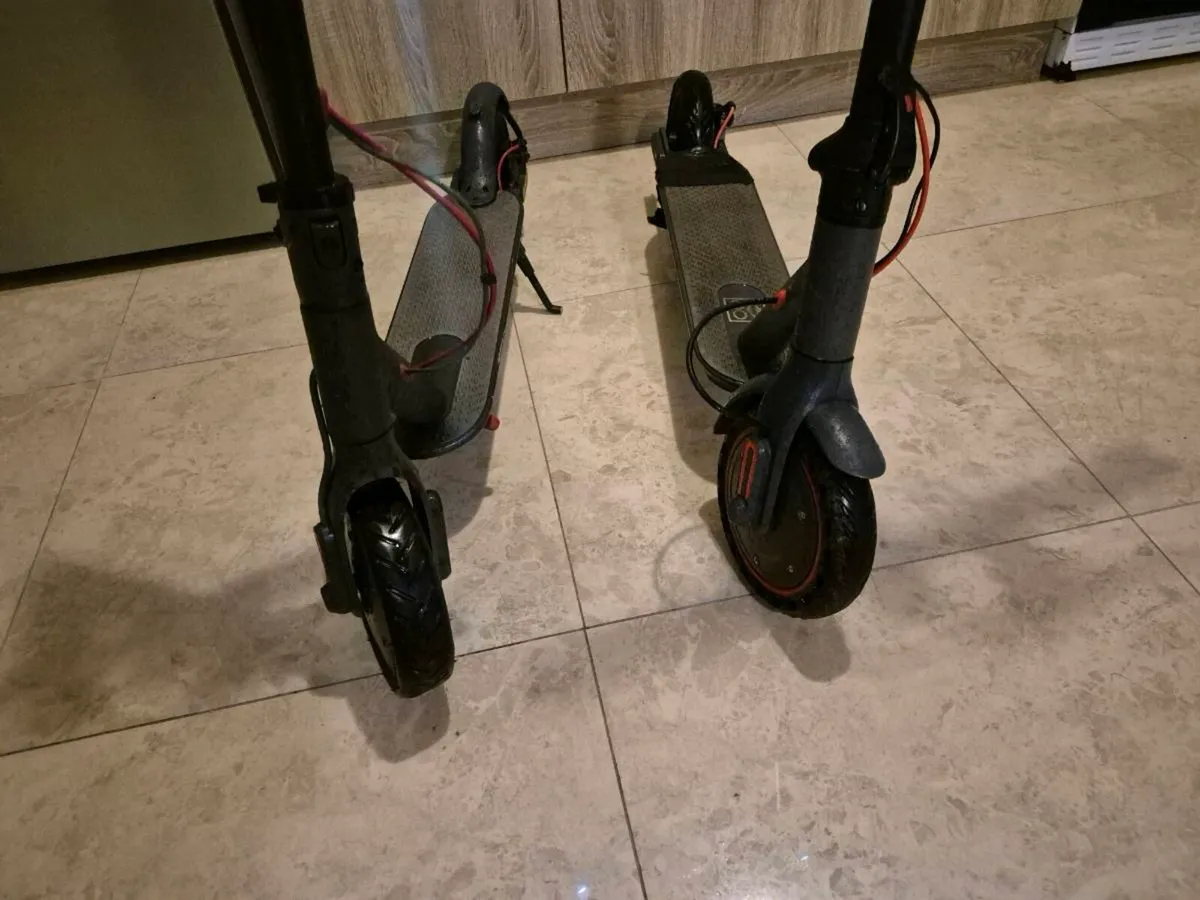 JOB LOT OF 2 ELECTRICALS SCOOTERS WORKING PERFECT - Image 3