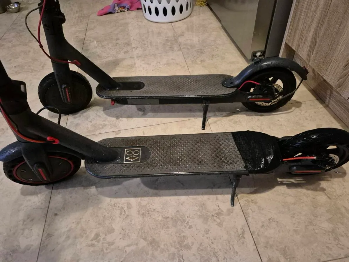 JOB LOT OF 2 ELECTRICALS SCOOTERS WORKING PERFECT - Image 4