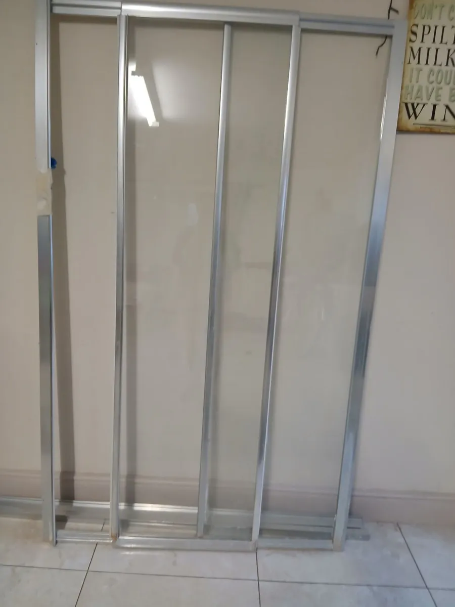 Shower  screen - Image 1