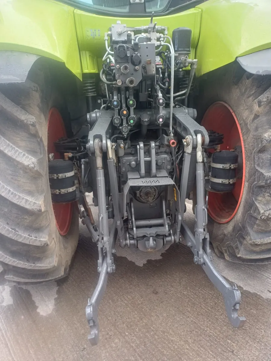 CLAAS  Axion 800 - Image 4