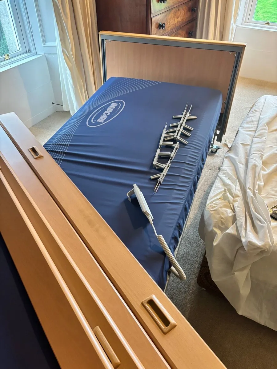 Medical Bed - Invacare Medley Ergo - Image 4