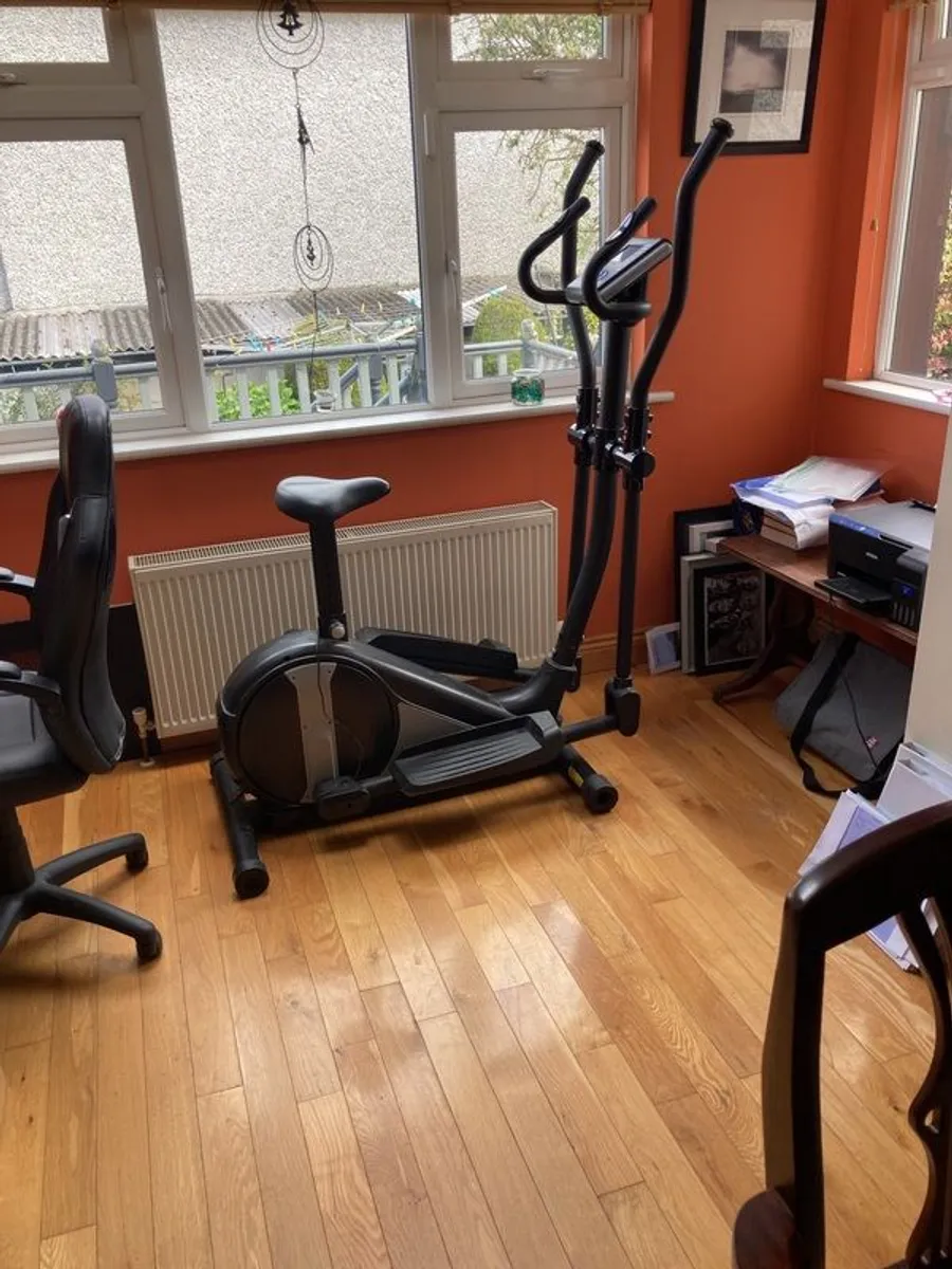 Cross Trainer - Image 1