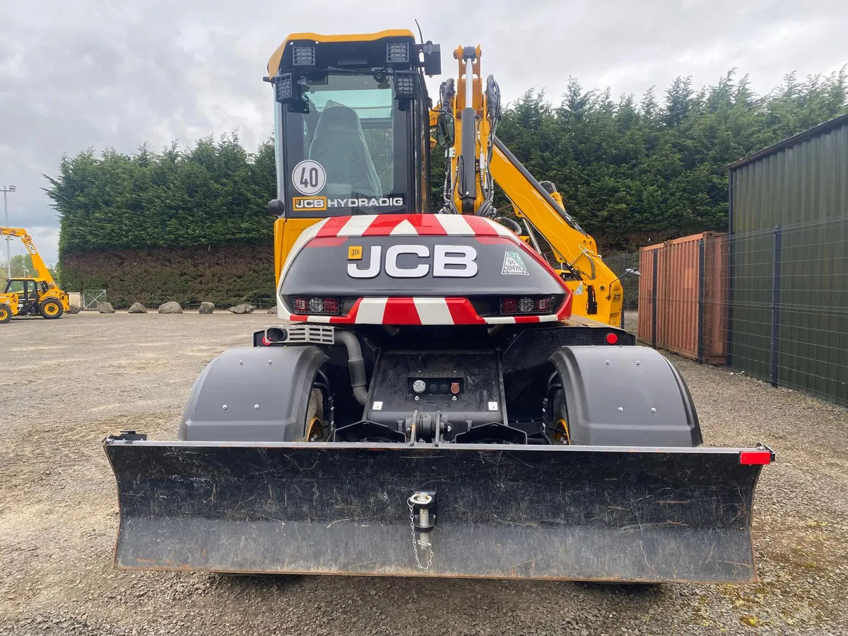 EX DEMO JCB HYDRADIG 110W PLUS TAB BOOM YEAR 2025 - Image 3