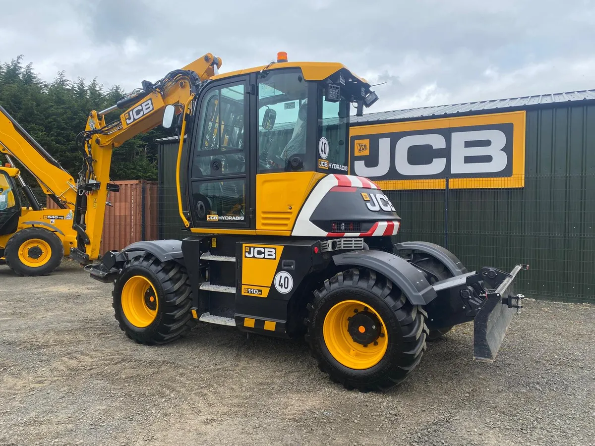 EX DEMO JCB HYDRADIG 110W PLUS TAB BOOM YEAR 2025 - Image 2