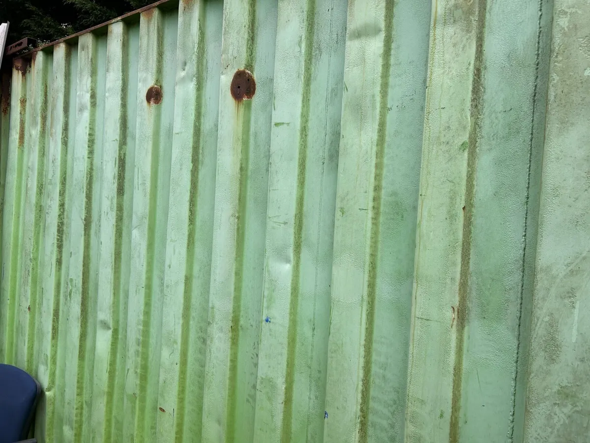 Shipping Container - Image 4