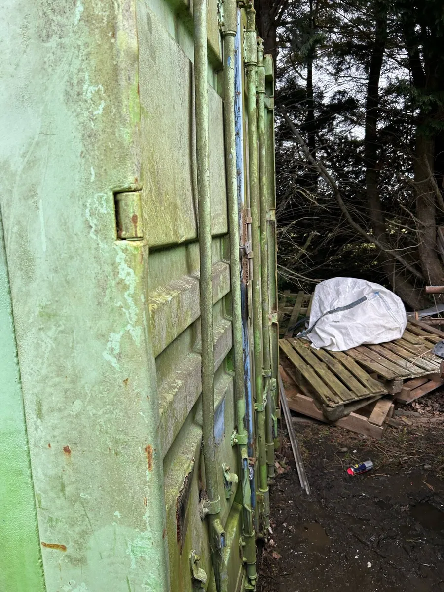 Shipping Container - Image 3