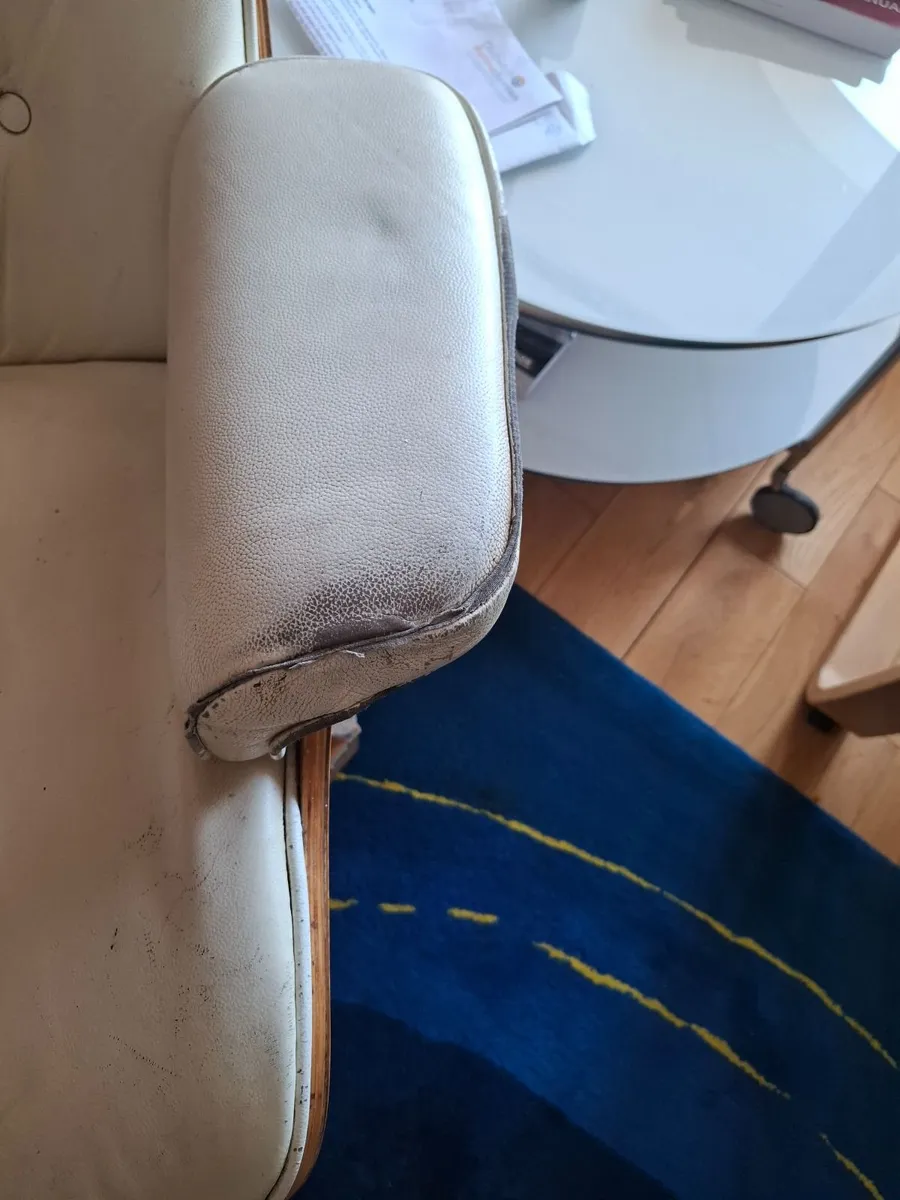 2 x Charles Eames stye armchairs with footstools - Image 3