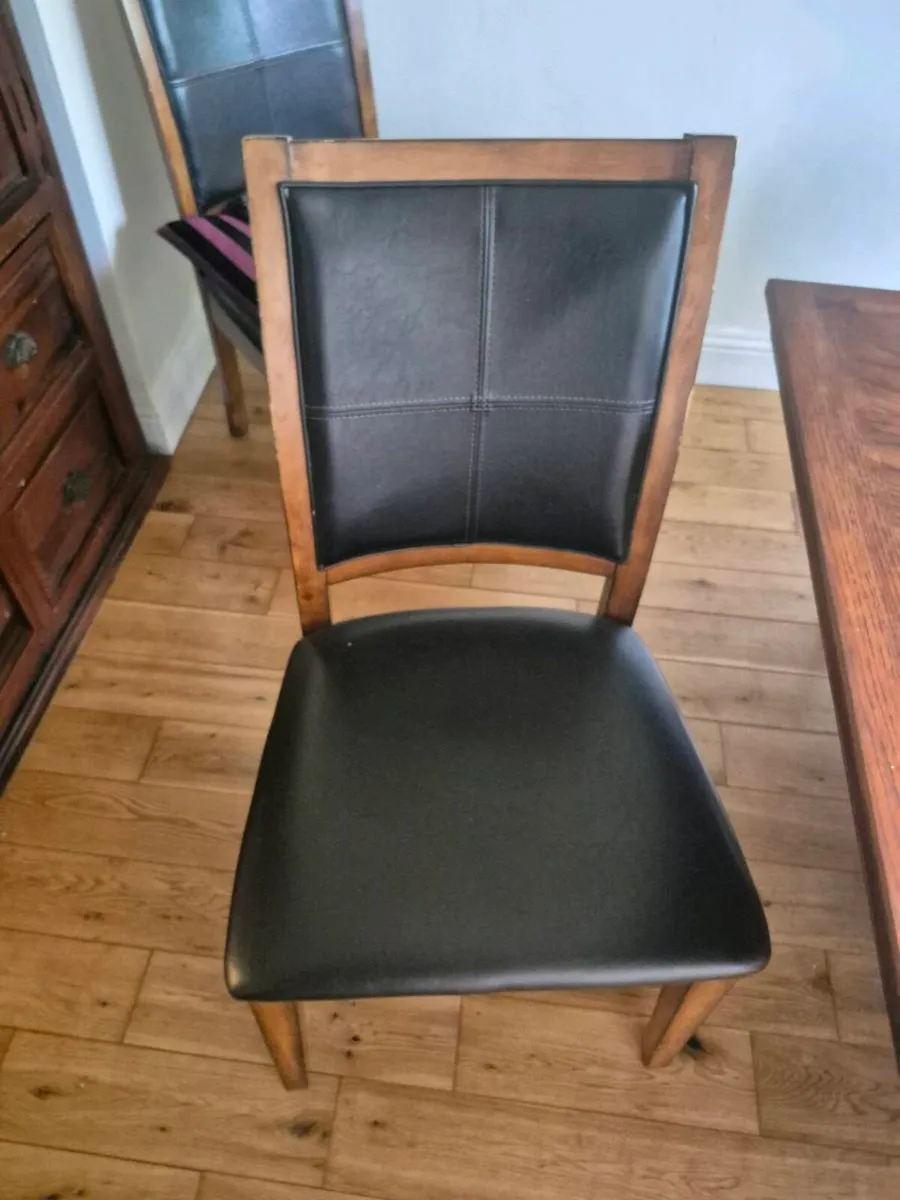 Dining table and 8 chairs - Image 3