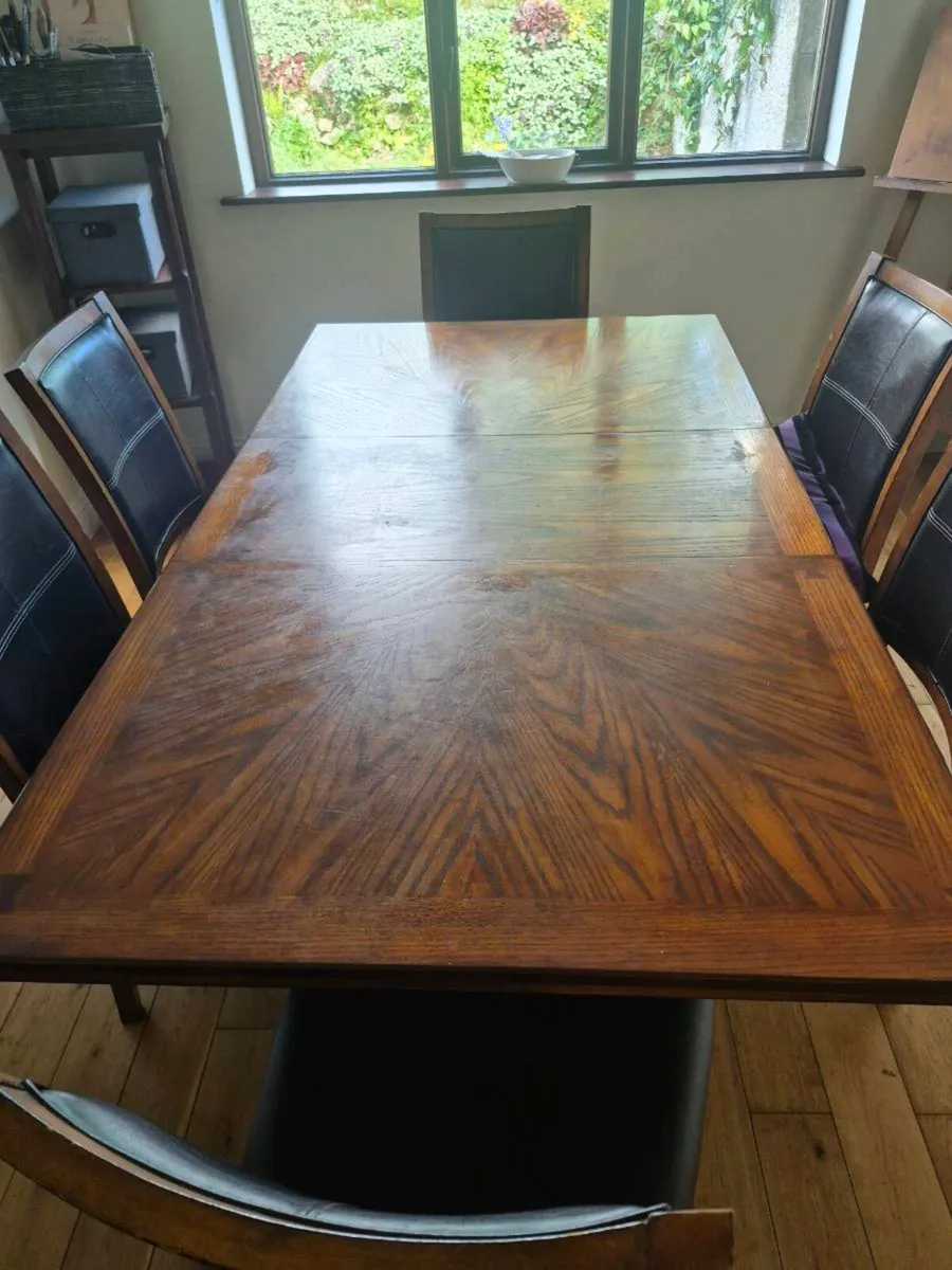 Dining table and 8 chairs - Image 4