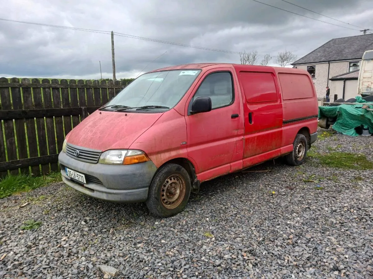 2 toyota hiace vans suitable for parts or export - Image 4