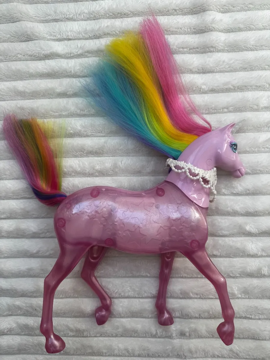 Barbie Dreamtopia Magical Lights Unicorn with Rain - Image 4