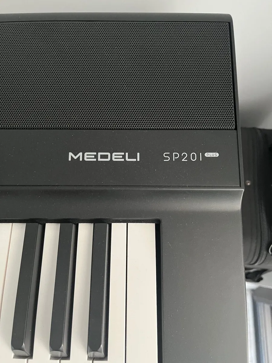 Electronic Piano - Image 4