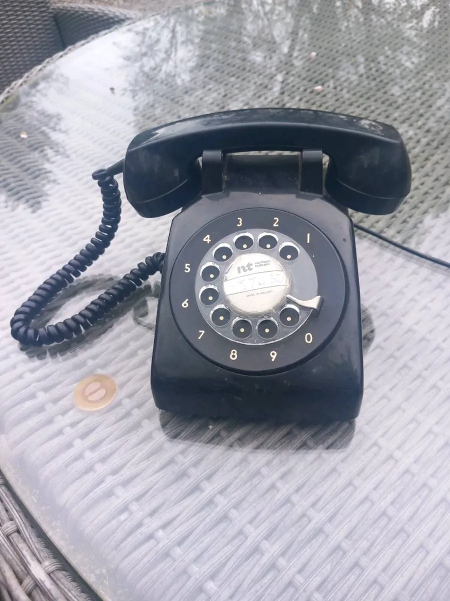 Mid Century left handed rotary telephone, D18 - Image 1