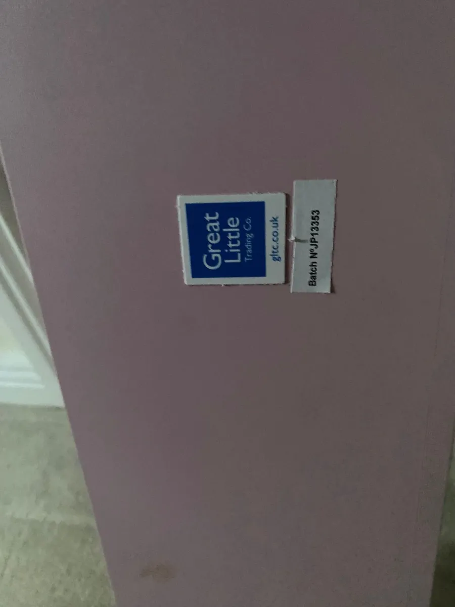 2 Pink Star Book Ledge bookshelf - Image 2