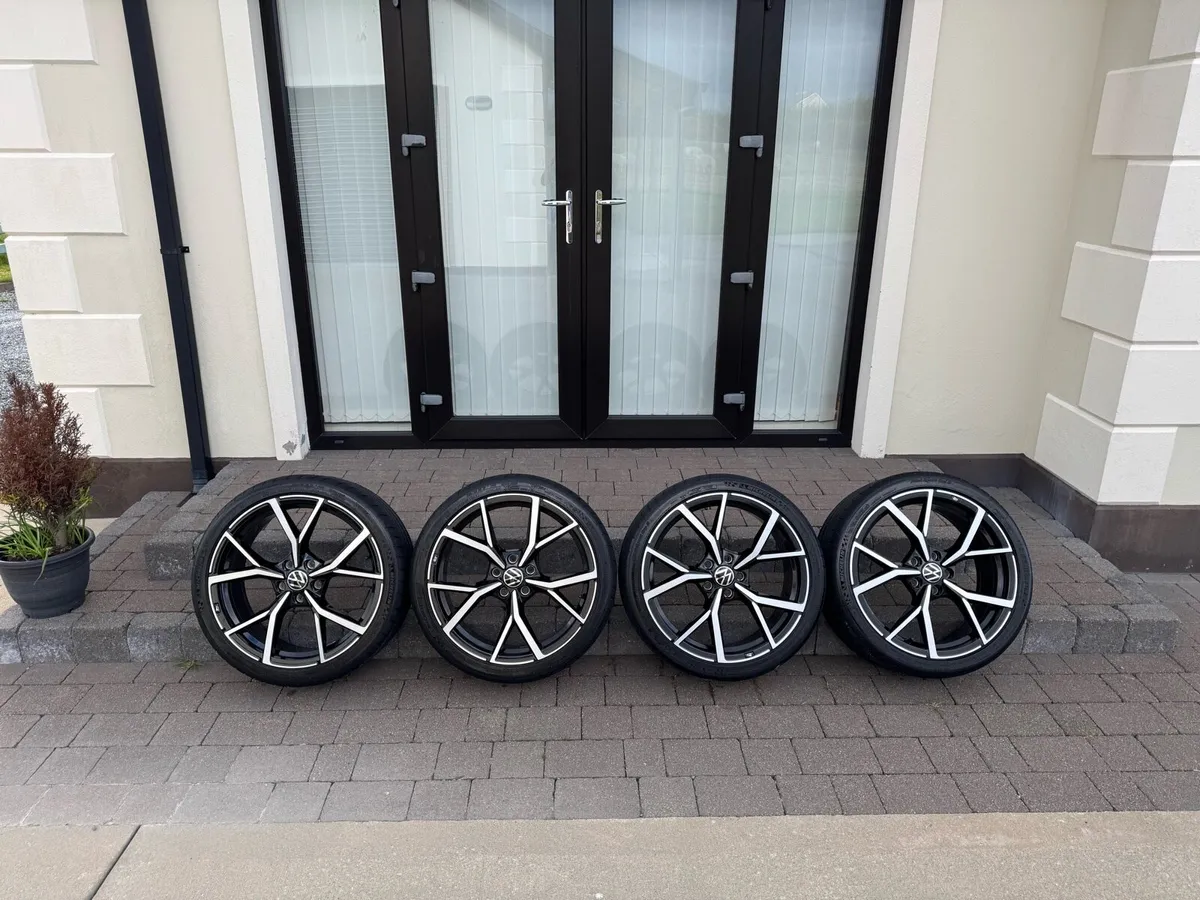 VW Estoril Genuine alloy wheels - Image 1
