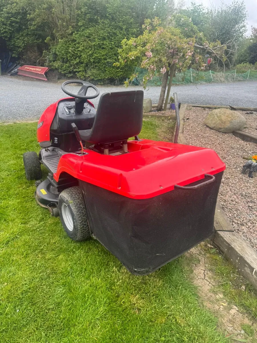 Twin cut tractor lawnmower - Image 2