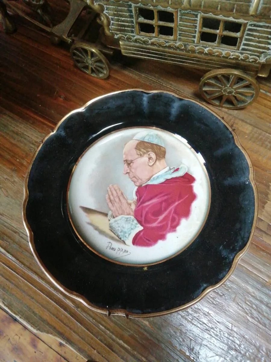Pope plate - Image 1
