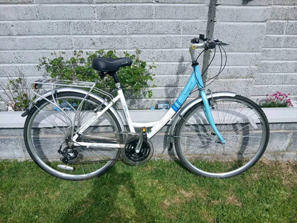 ADULTS LADYS BIKE - Image 1