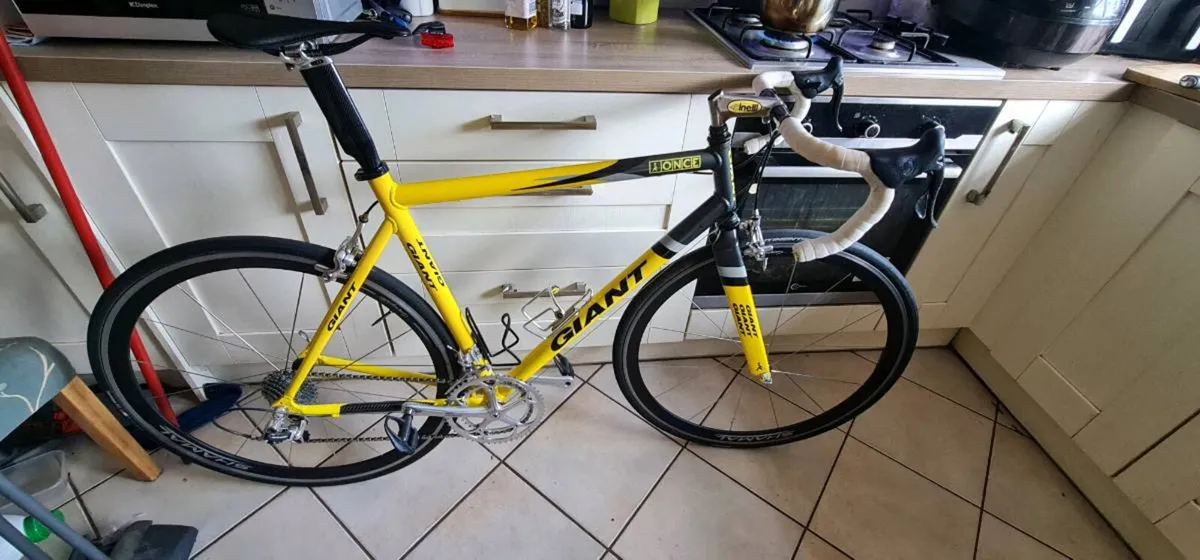 1998 giant once team bike. ( 1st giant TCR) - Image 1