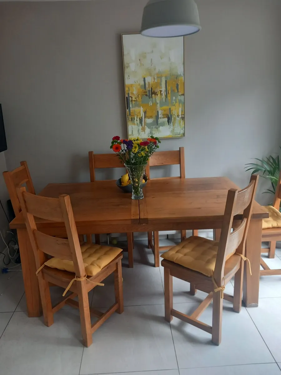 Dining Room Table and chairs - Image 2