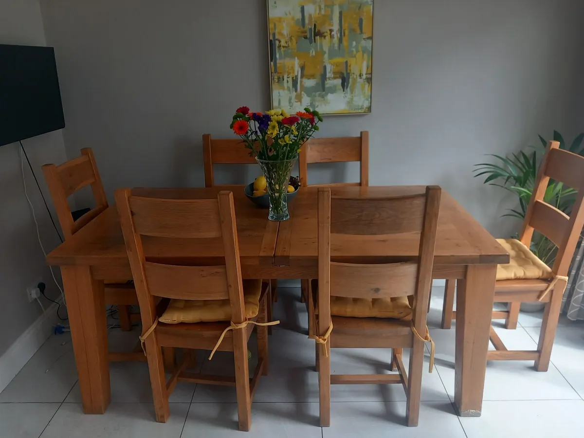 Dining Room Table and chairs - Image 1