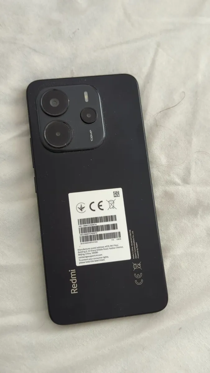 Xiaomi Redmi Note 14 4G with two cases from amazon - Image 2