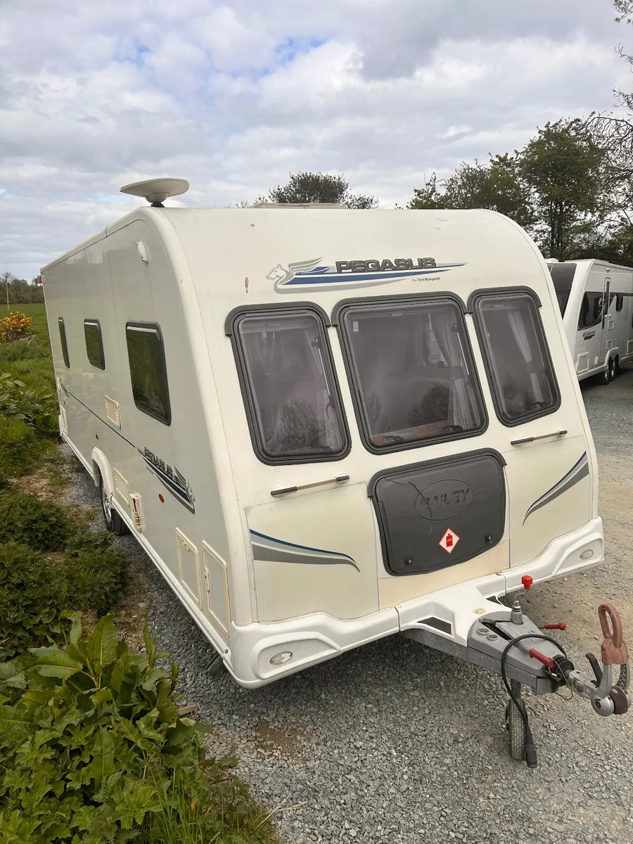 Bailey Pegasus fixed bed end washroom😍 - Image 2