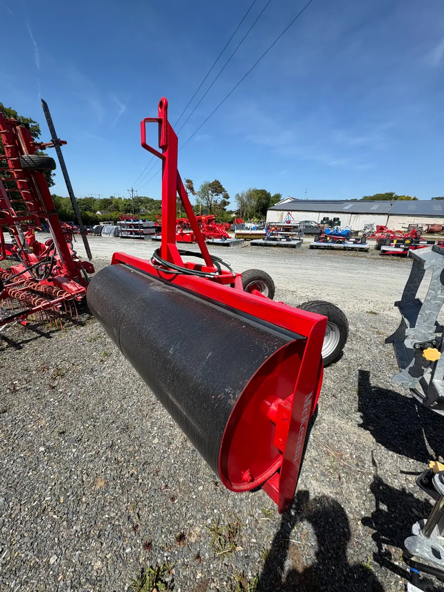 New McKenna Land Roller c/w Wheel Kit - Image 2